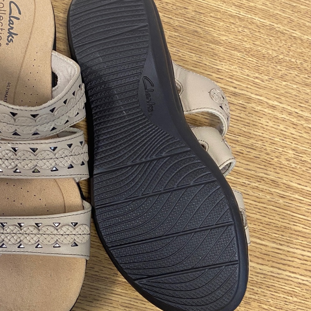 Clarks Women's Tan Strap Sandals - Picture 7 of 7